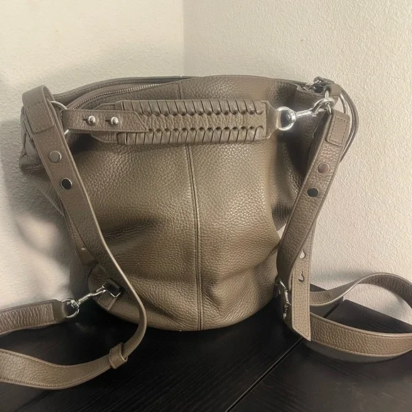 a travel backpack Global Travel Bag Roller